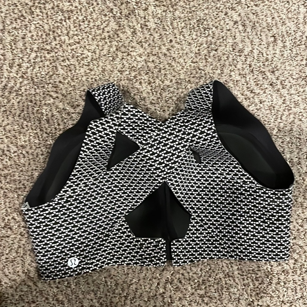 Lululemon Enlite Bra